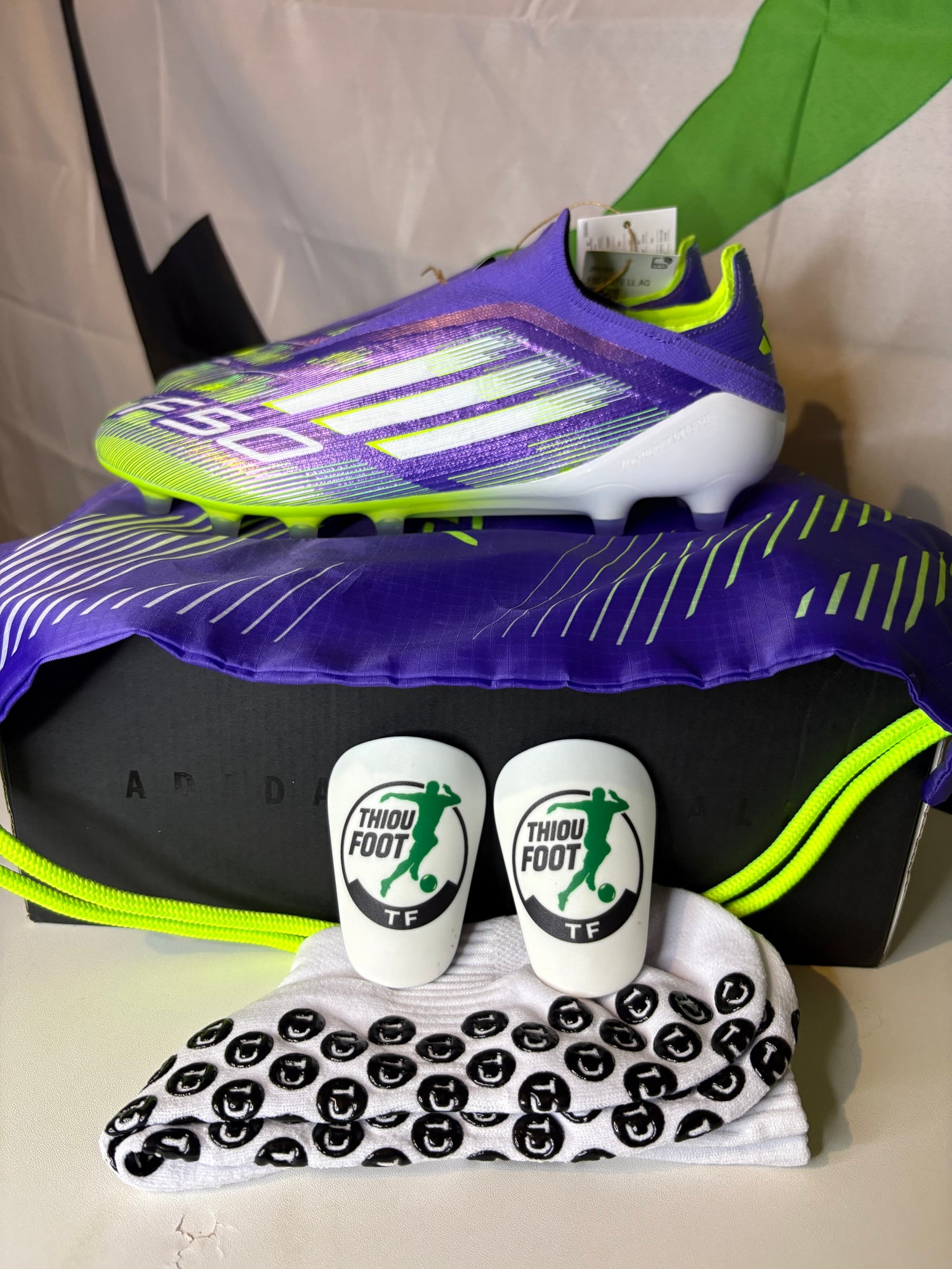 F50 Elite Laceless AG