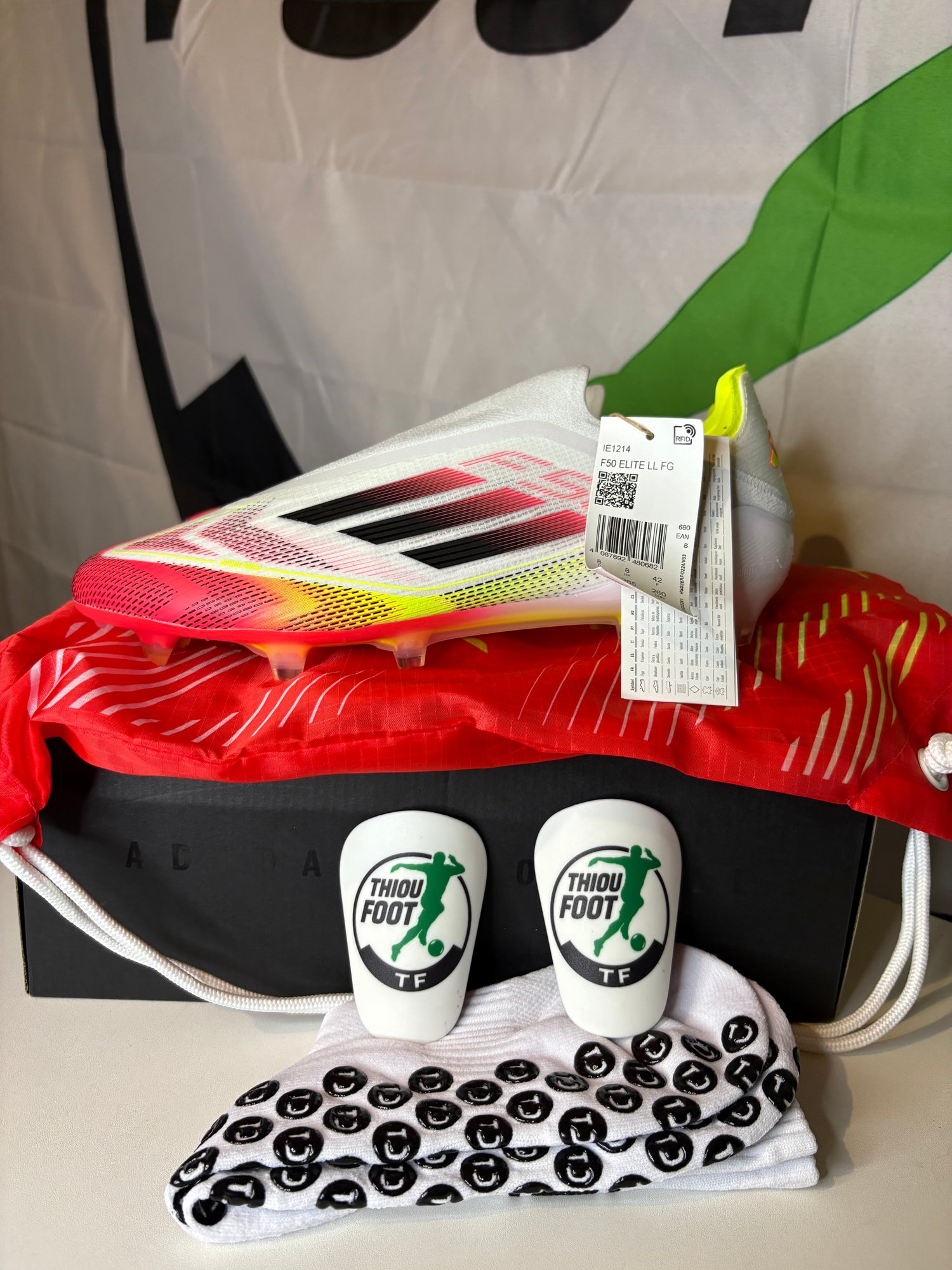 F50 Elite Laceless FG