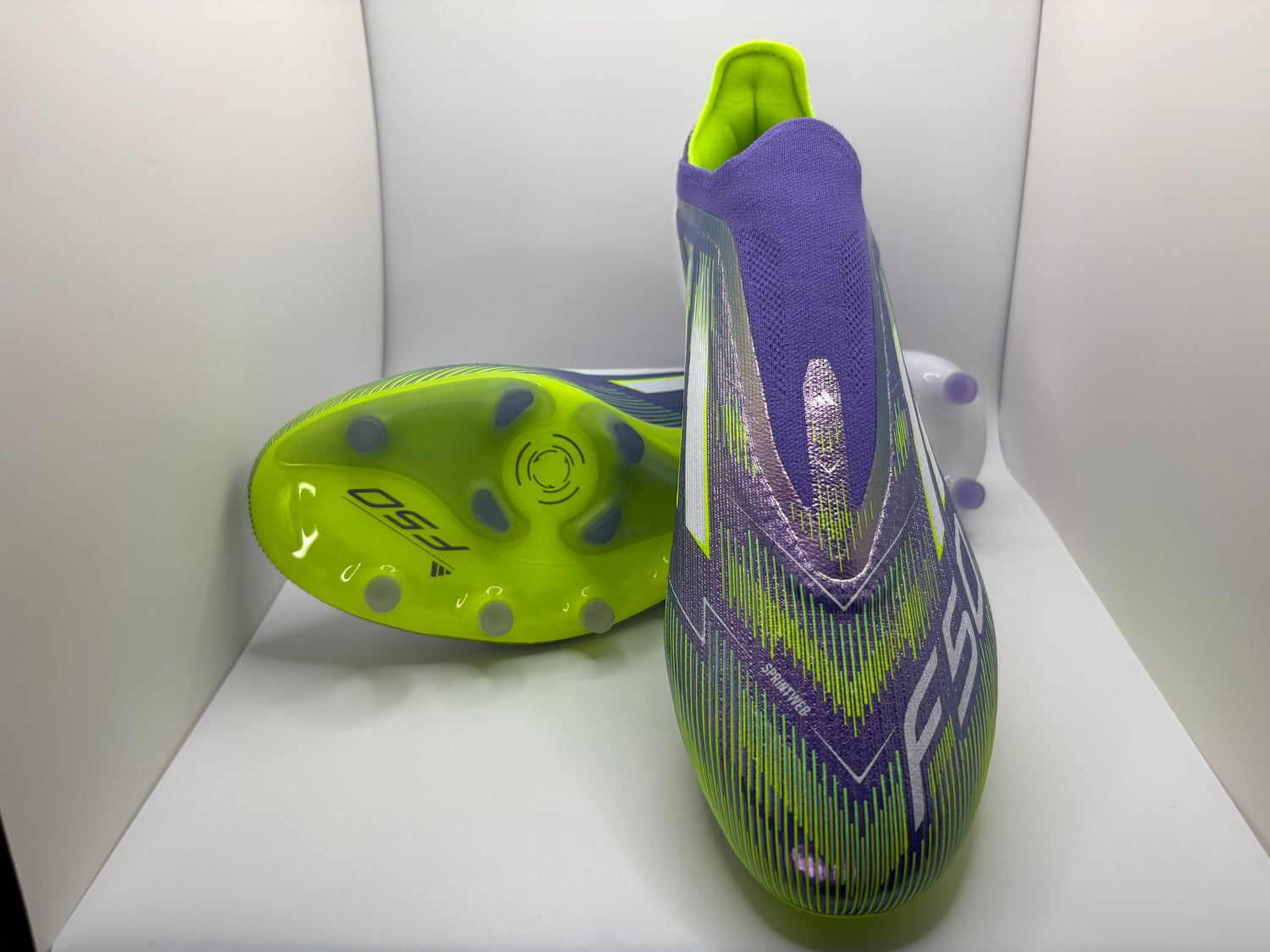 F50 Elite Laceless AG